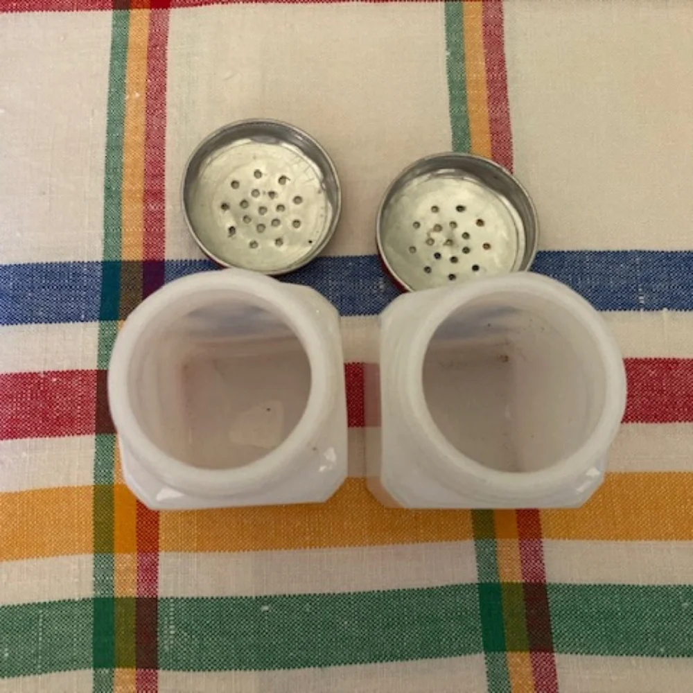 1940's Milk Glass Wind Mill S&P Shakers - Picture 5 of 9